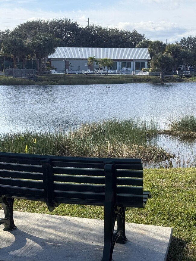 Building Photo - 3957 NW Cinnamon Tree Cir