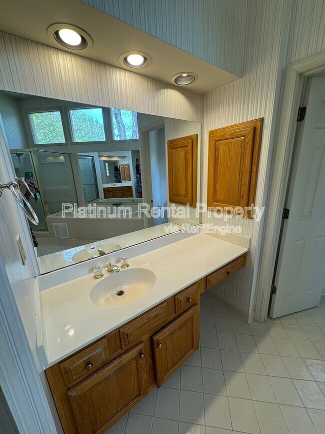 Building Photo - 11670 Dunhill Pl Dr