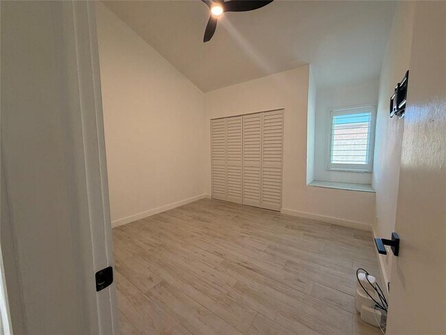 Building Photo - 1089 NW 13th St