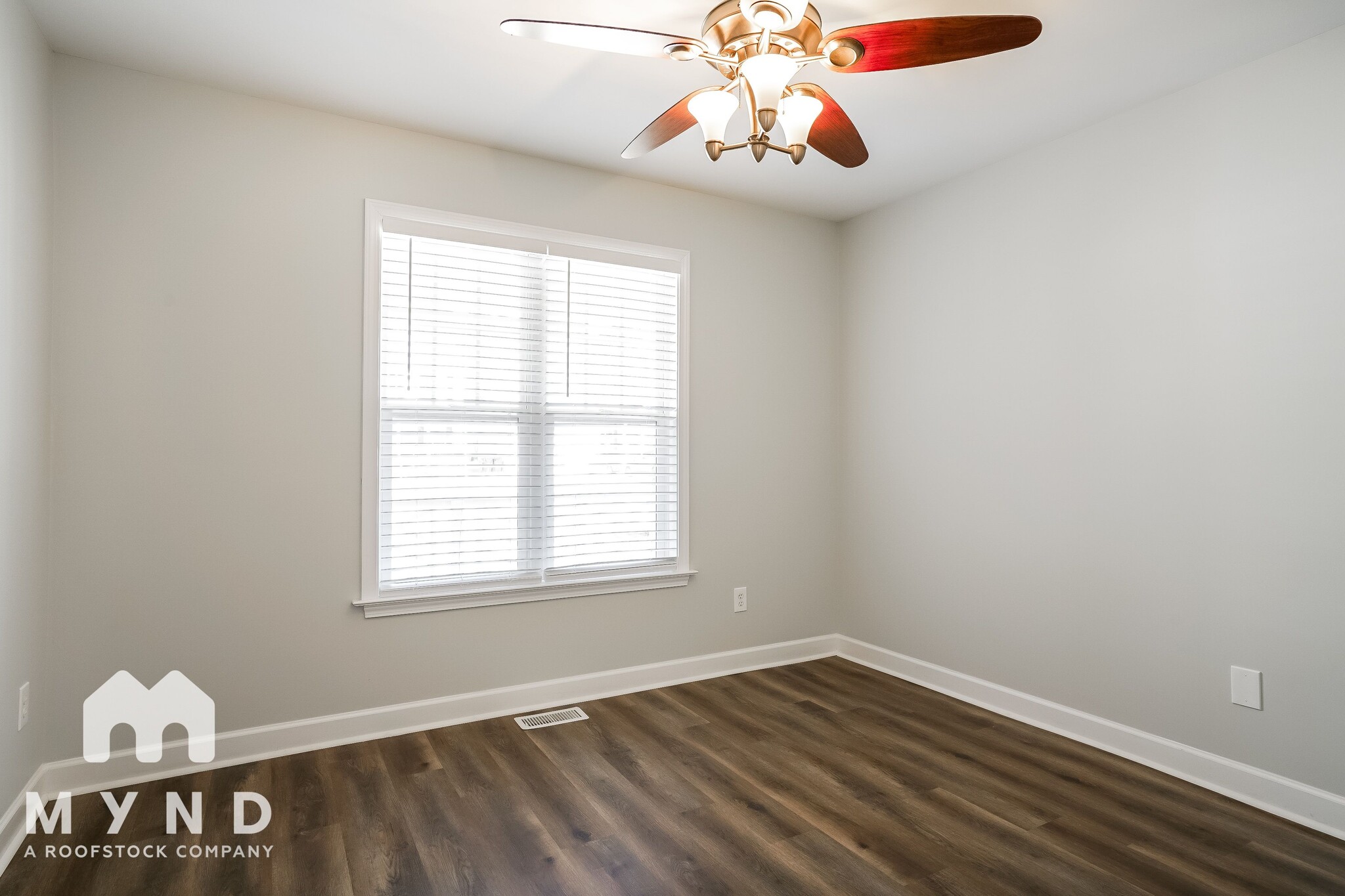 Building Photo - 40 Pinewinds Ct