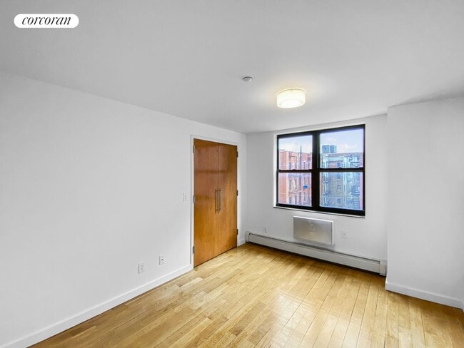 Building Photo - 1405 5th Ave