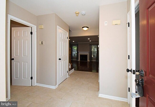 Building Photo - 6 Kanon Ct