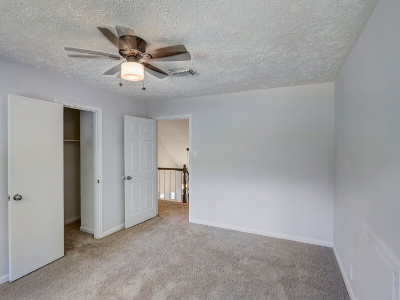 Building Photo - 1951 Round Spring Dr