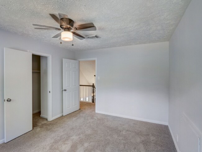 Building Photo - 1951 Round Spring Dr