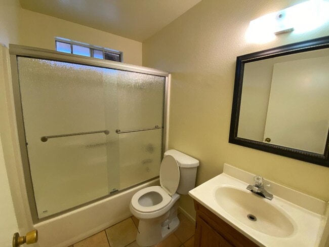 Building Photo - 15156 Elm Ct