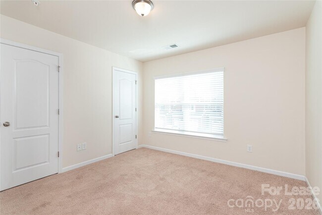 Building Photo - 106 Clarendon St