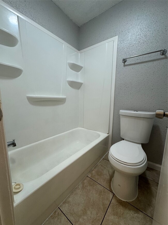 Building Photo - 11217 Pender Ln