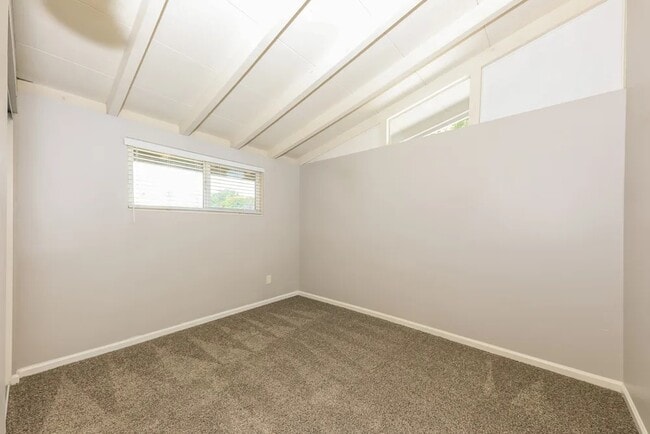 Building Photo - 227 S Louise Pl