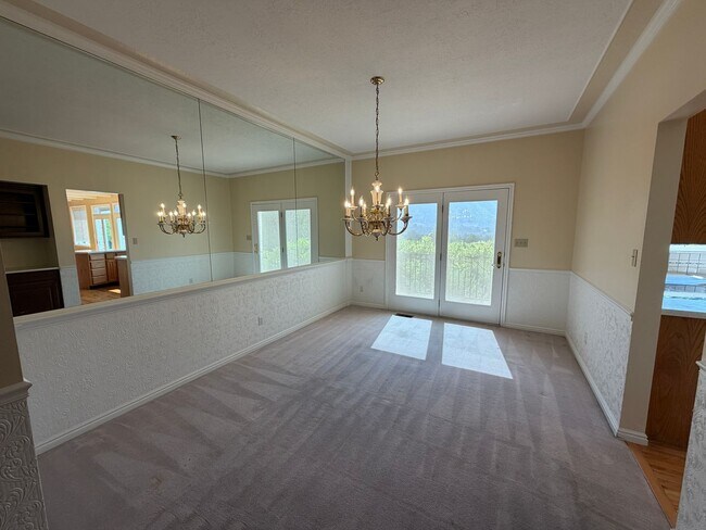 Building Photo - 479 S Palisade Dr
