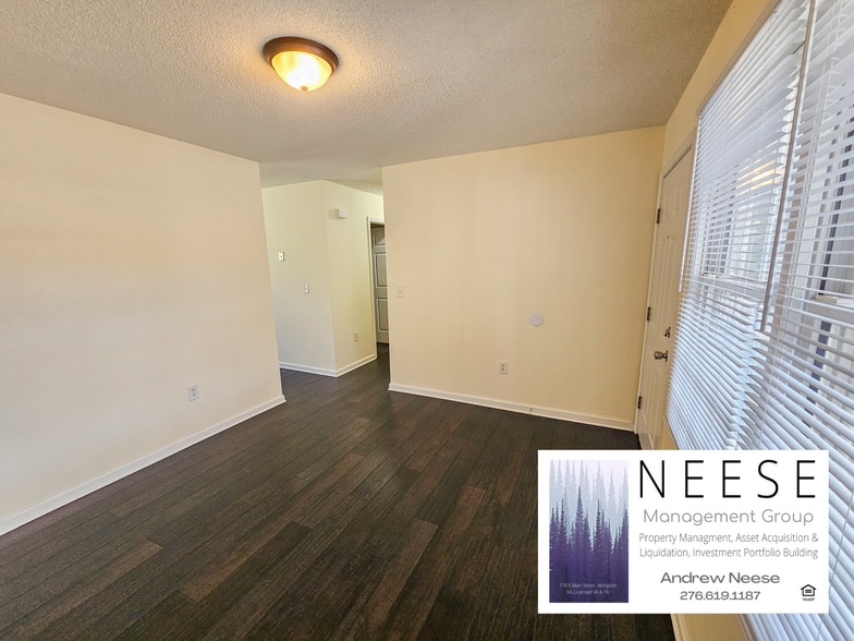 Building Photo - 640 Wyndale Rd