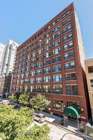 Building Photo - 801 S Wells St