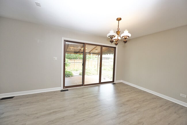 Building Photo - 661 Sycamore Dr