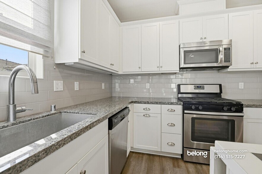 Building Photo - 1014 El Paseo