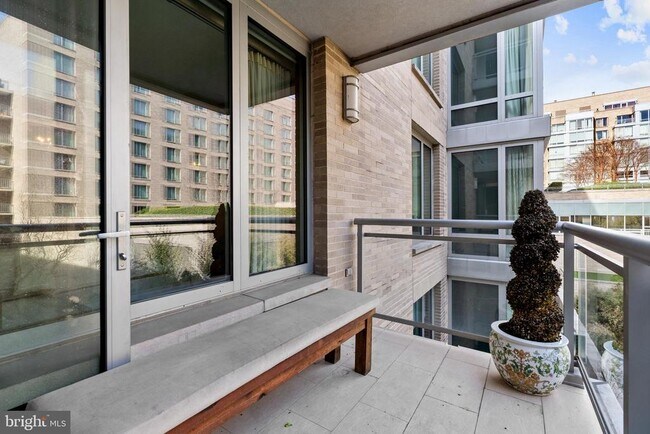 Building Photo - 1111 23rd St NW