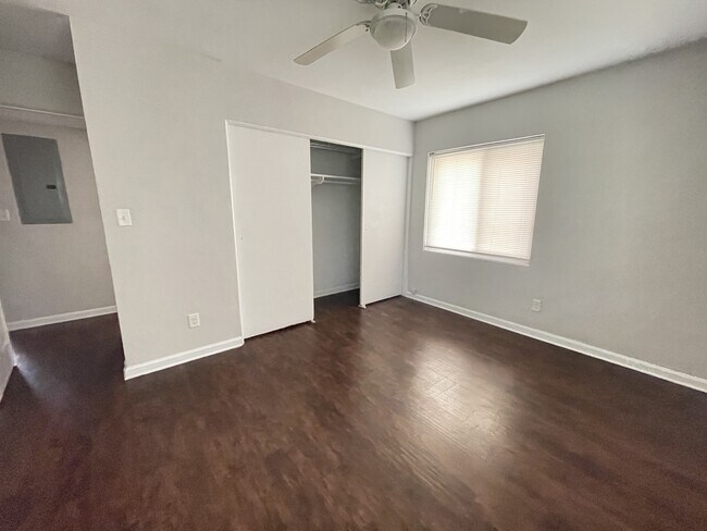 Building Photo - 5824 Yellow Pine Ct