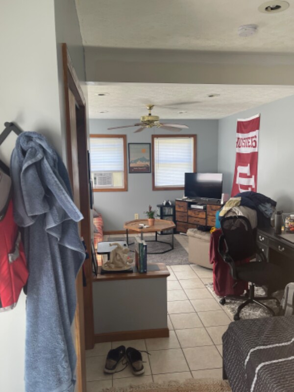 Building Photo - 2414 E 7th St