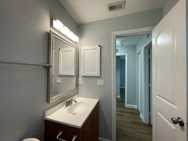 Building Photo - 406 Robalo Ct