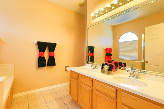 Building Photo - 331 Henley Cir