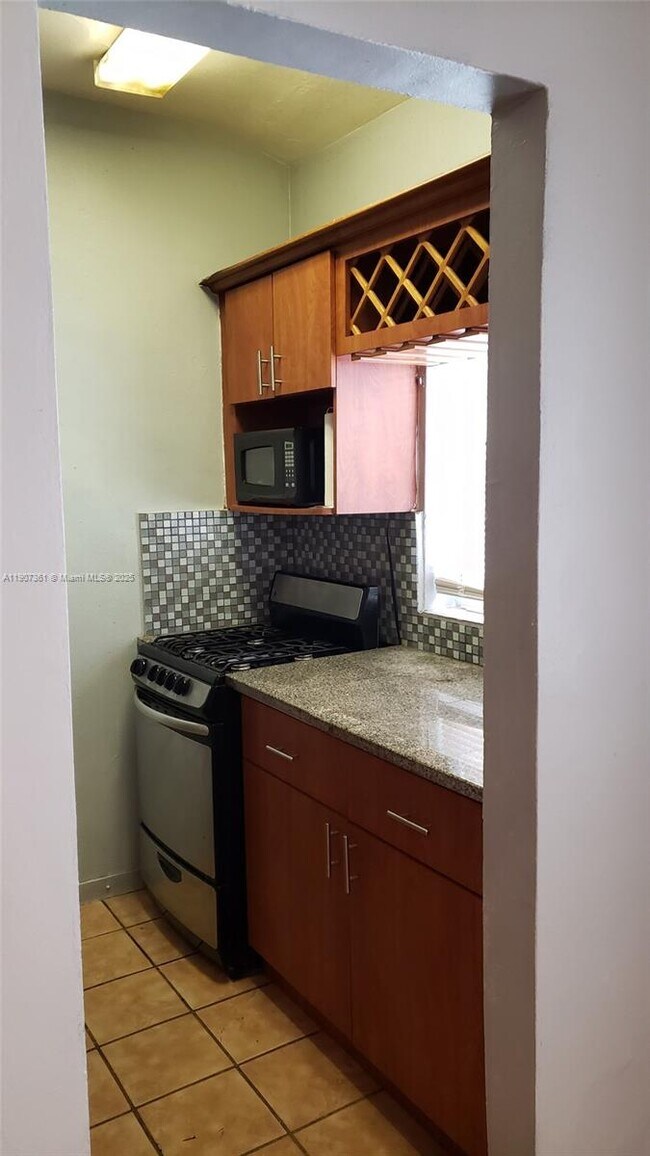 Building Photo - 215-230 30th St