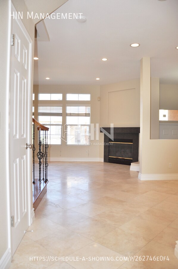 Building Photo - 3599 Gilman Common