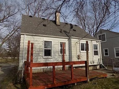 Building Photo - 2045 Central St