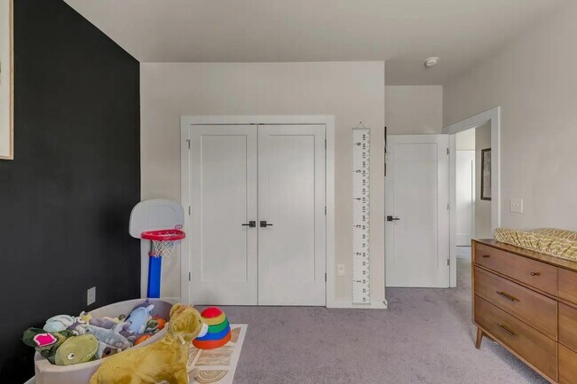 Building Photo - 3639 Hydes Ferry Rd