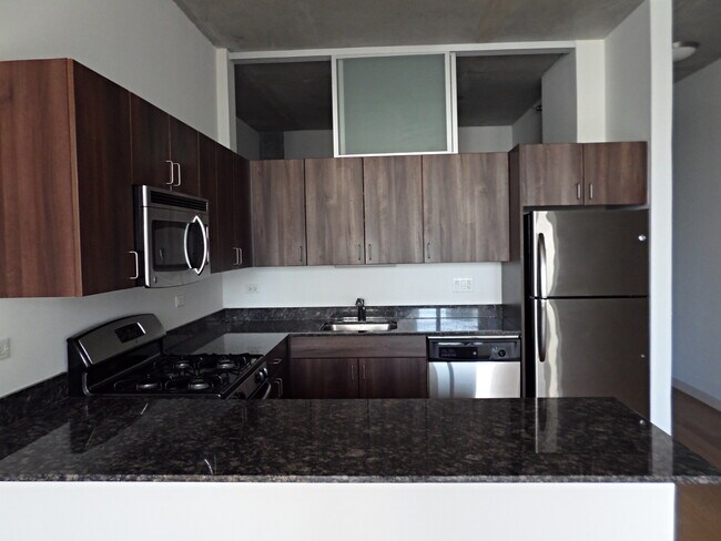 Building Photo - 235 W Van Buren St