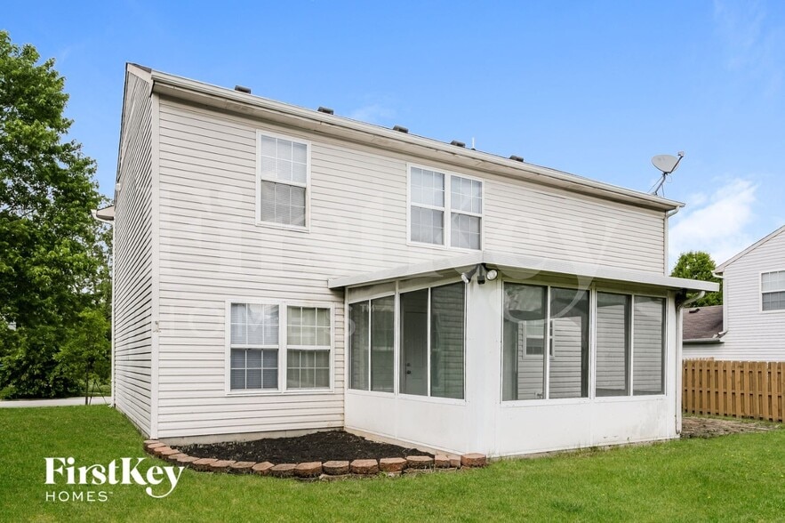 Building Photo - 8925 Lighthorse Dr