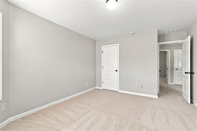 Building Photo - 5335 Redfield Way
