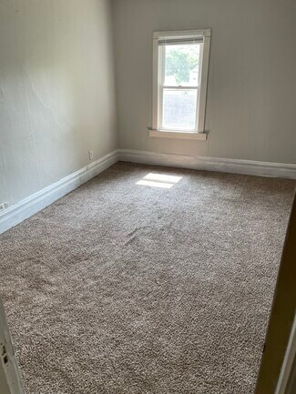 Building Photo - 433 Vine St