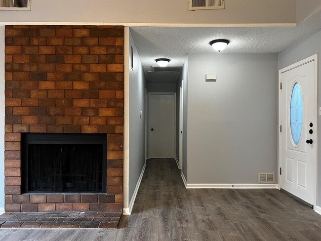 Building Photo - 7506 Chelsea Moor