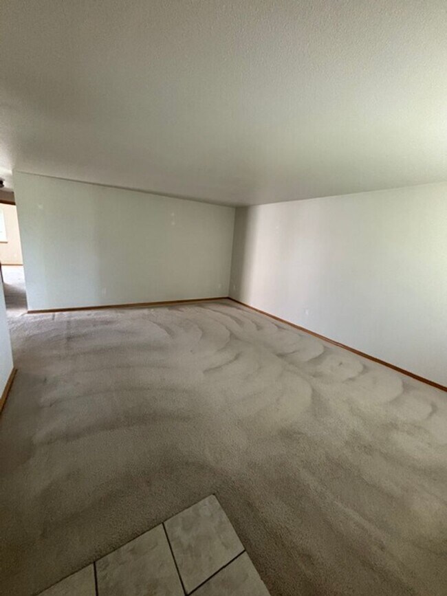 Building Photo - 217 E Belair Dr