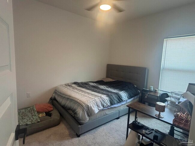 Building Photo - 6630 Sun Tree Cir