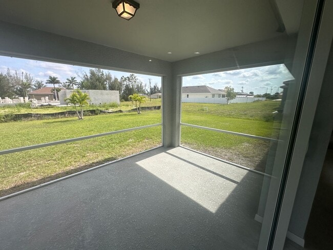 Building Photo - 3 Bedroom + Den - 2 Bathroom- NW Cape Coral
