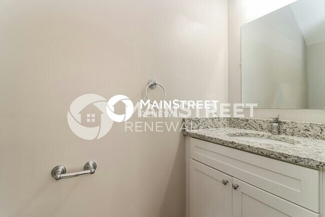 Building Photo - 2 Bedroom Pet-Friendly Home in St. Petersb...