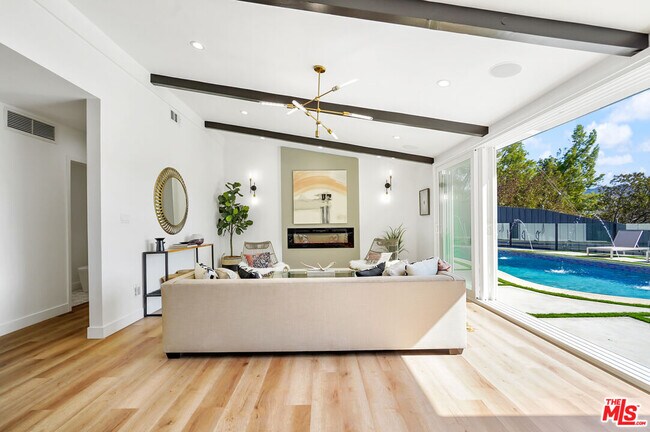 Building Photo - 4670 Brewster Dr