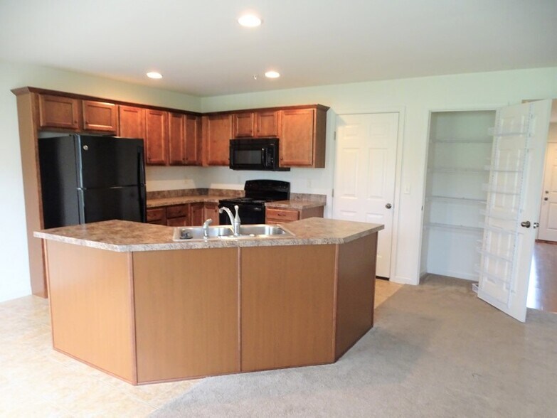 Building Photo - 197 Linda Sue Ln