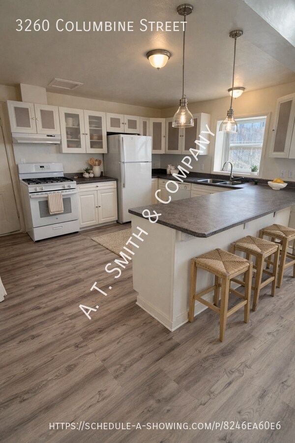 Building Photo - 3260 Columbine St