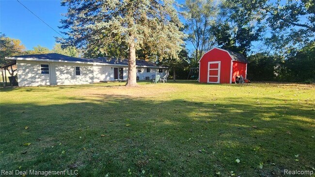 Building Photo - 6555 Manson Dr