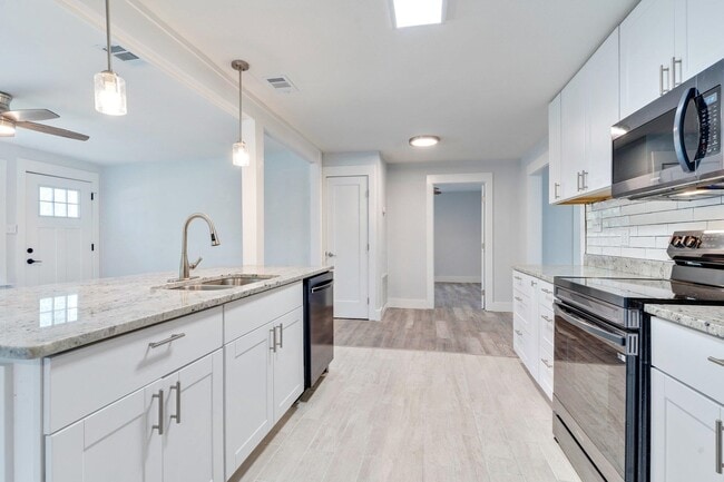 Building Photo - 129 Sioux Trail