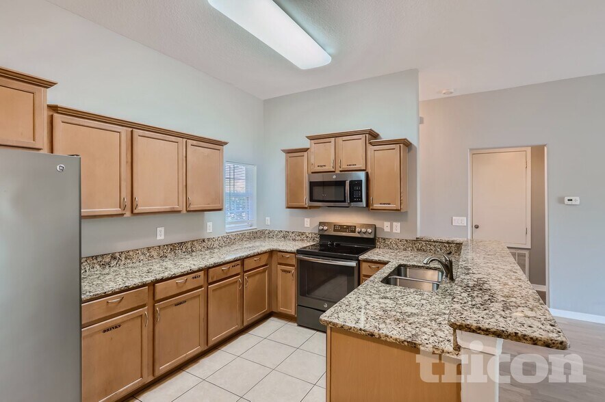 Building Photo - 364 Winthrop Dr