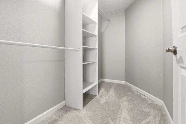 Building Photo - $2,940.45 - 4 Bed, 3 Bath Townhome In Commerce City with Central AC and In Unit Laundry!