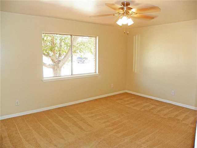 Building Photo - 333 Lomont Dr