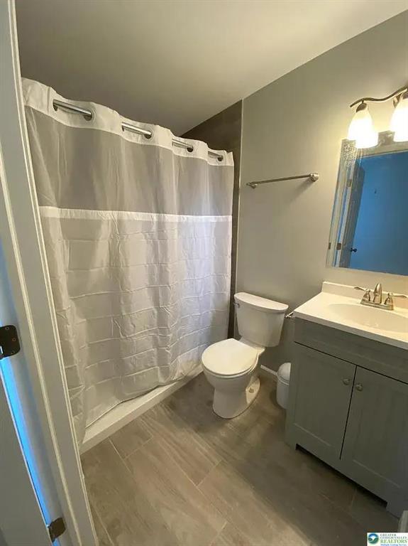 Building Photo - 528 Selfridge St