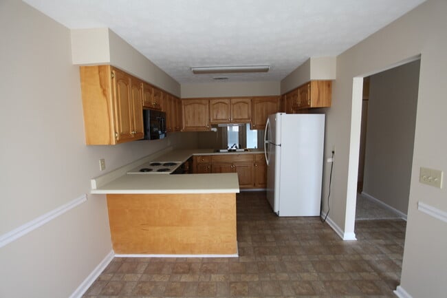Building Photo - Duplex in Auburn - Available August!