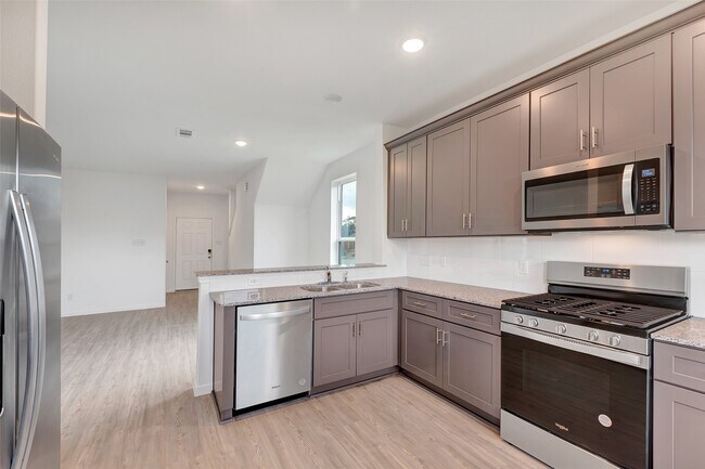 Building Photo - 21407 Austell Pond Dr