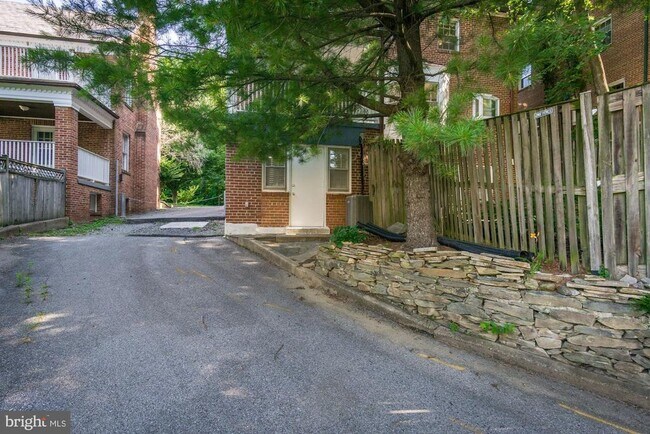 Building Photo - 1626 Kalmia Rd NW