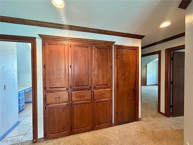 Building Photo - 1801 Oak Forest Dr