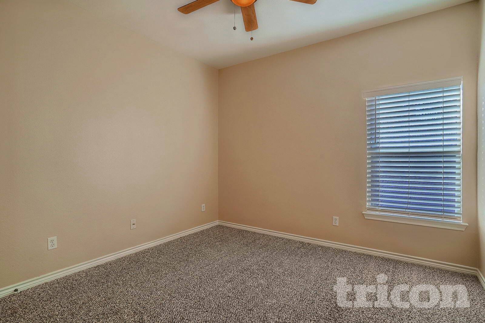 Building Photo - 214 Bob White Dr