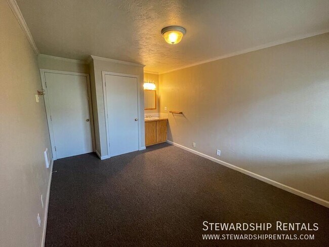 Building Photo - 1827 Harris St